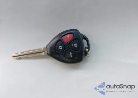 2010 Toyota Camry Le V6 z USA, uszkodzony, nr VIN JTNBK3EK7A3049125